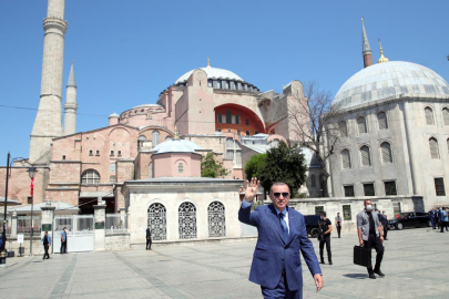 Cumhurbaşkanı Erdoğan'dan Ayasofya'nın ibadete açılışının yıl dönümüne ilişkin paylaşım