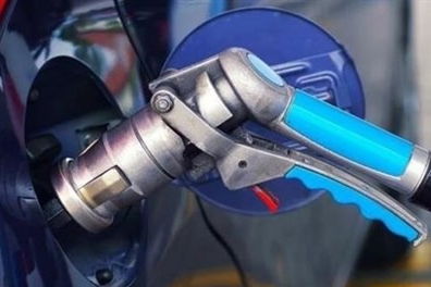 Akaryakıta zam geldi: Araç sahiplerini üzecek haber! Tabela değişti...