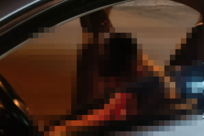 Elazığ'da aracını durdurarak tabancayla kendisini vurdu