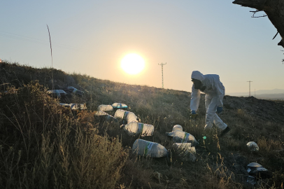 Kayseri'de boş arazideki siyah sıvı dolu bidonlar ekipleri harekete geçirdi