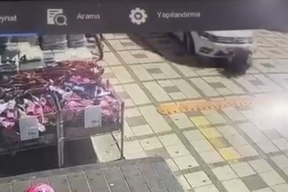 Konya'da yere çömelip poşetleriyle uğraşırken arabanın altında kaldı