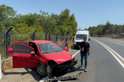 Tekirdağ'da otomobil kışla duvarına çarptı: 1 yaralı