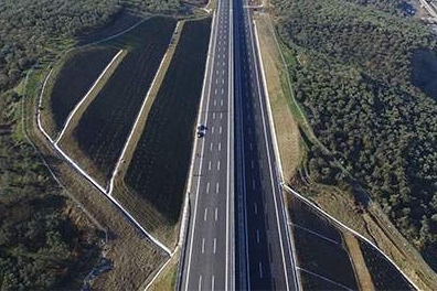 Yangın nedeniyle Bursa Çevre Yolu trafiğe kapatıldı! Ulaşım...