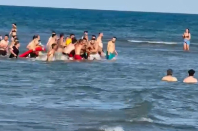 Samsun'da denize giren aynı aileden 2'si çocuk 3 kişi boğulma tehlikesi geçirerek hastaneye kaldırıldı