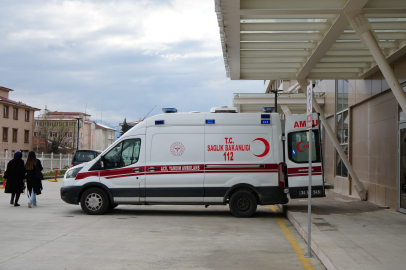 Apartmanın 3’ncü katından düşen kadın ağır yaralandı