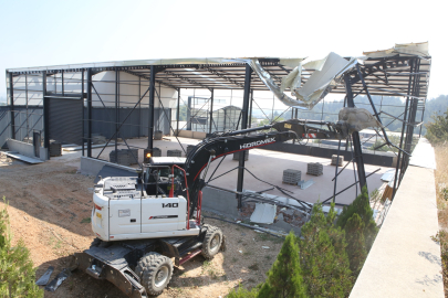 Bursa Kayapa’da ruhsatsız yapılar yerle bir edildi!