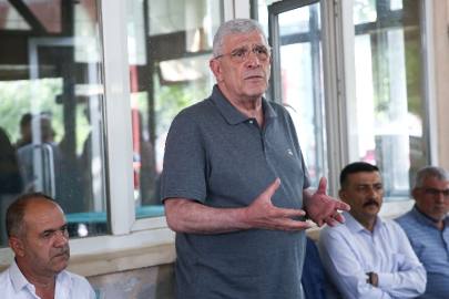 Müsavat Dervişoğlu, Bursa'daki orman yangınından etkilenen mahalleyi ziyaret etti