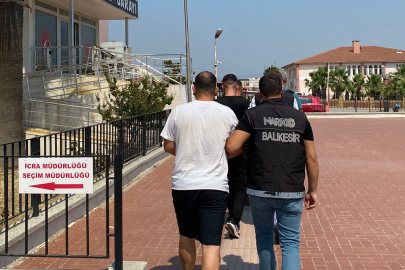 Balıkesir Ayvalık'ta 3 uyuşturucu satıcısı tutuklandı