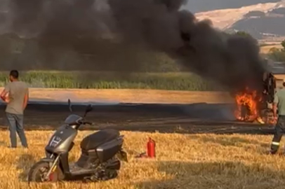 Bolu’da balya makinesi yandı, tarlada anız yangını çıktı