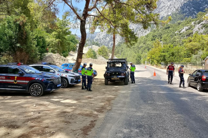 Antalya’da safari araçlarına denetim: 4 araç trafikten men edildi