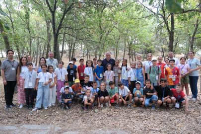 Bursa'da Başkan Özdemir, Nilüfer Doğa&nbsp;ve Bilim Yaz Okulu’ndaki öğrencilerle buluştu