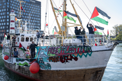 İsrail, Hanzala gemisinde gözaltına aldığı son 2 aktivisti de serbest bıraktı