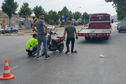 Çorum'da otomobil ile çarpışan elektrikli motosiklet sürücüsü ağır yaralandı