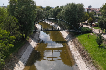 Eskişehir Porsuk Çayı'nın su seviyesi azaldı
