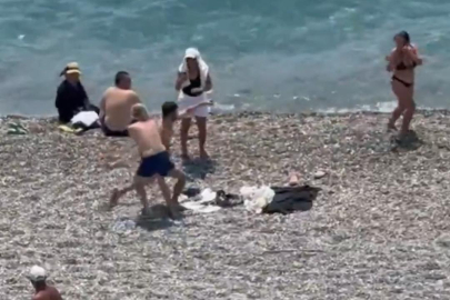 Konyaaltı Sahili’nde küfürler savurup, kadınların üzerine yürüdü!