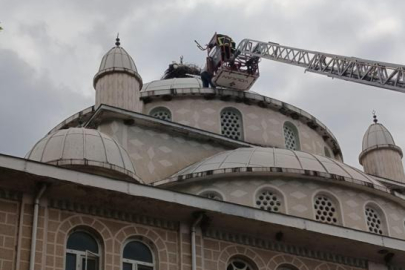 Bursa'da ayağı kırılan leylek için seferberlik: Merdiven Kırıldı, umut bitmedi