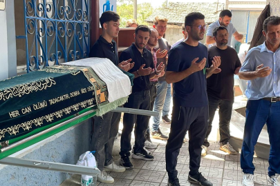 Bursa'daki trafik kazasında hayatını kaybeden genç Sakarya'da defnedildi