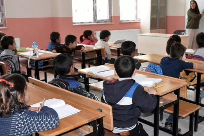 İletişim Başkanlığı açıkladı: Okullarda serbest kıyafet uygulaması sona eriyor