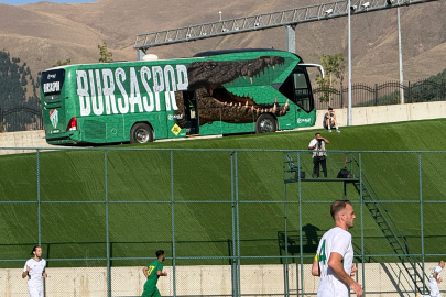 Bursaspor Başkanı Enes Çelik Bursa’dan takip etti