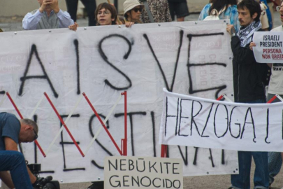 İsrail'in Cumhurbaşkanı Herzog, Litvanya'da protesto edildi