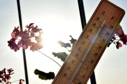 Günün ilk yarısında termometreler 10 kentte 40 derecenin üzerine çıktı