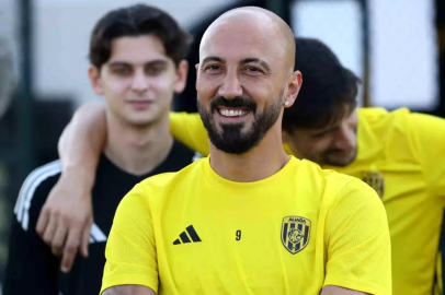 Ahmet İlhan Özek: Bu takım şampiyonluğa inanıyor