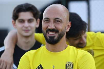 Ahmet İlhan Özek: Şampiyonluğa yürekten inanıyoruz