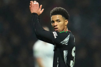 Arsenal, genç yıldızını takımda tuttu