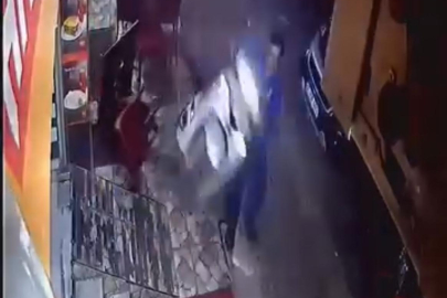 Bursa'da gaz verilen motosiklet, masa ve sandalyelere çarptı!