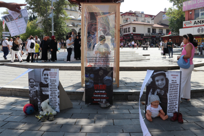 Bursa'da imam hatip öğrencileri Gazze'de yaşananları sessiz tiyatroyla anlattı