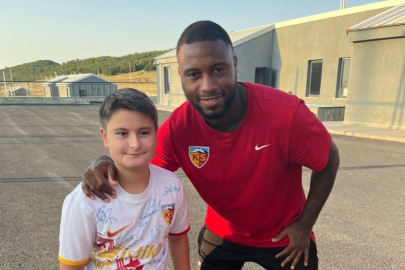 Kayserispor imzaları attırdı