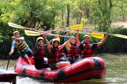 Bursa'da gençler rafting heyecanı yaşadı
