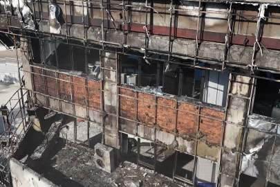 İstanbul'da milyonluk araçlar yangından son anda kurtarıldı