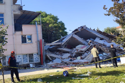 Bursa Büyükşehir Belediyesi Balıkesir'de depremin yaralarını birlikte sardı