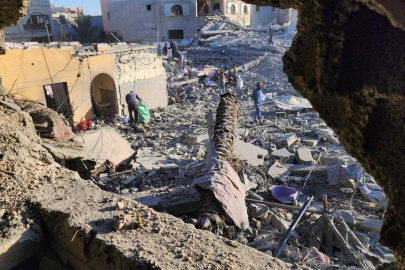 Katil İsrail, Han Yunus'ta aynı aileden 7 kişiyi öldürdü