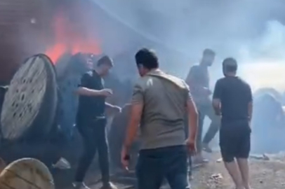 Mardin'de elektrik malzemeleri satılan dükkanda korkutan yangın