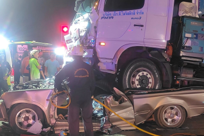 Tayland’da tır kırmızı ışıkta bekleyen araçları biçti: 1 ölü, 4 yaralı