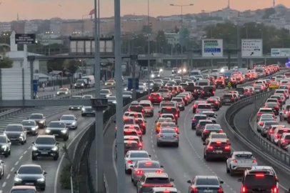 Avrasya Tüneli'nde trafik çilesi: İSKİ çalışması yolu tıkadı