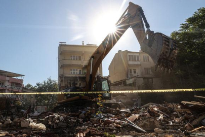 Balıkesir'deki depremde yıkılan binanın sahibi tutuklandı! Müteahhit ise adli kontrol şartıyla serbest bırakıldı