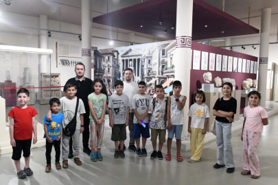 Bursa'da minik arkeologlar müzeleri keşfediyor