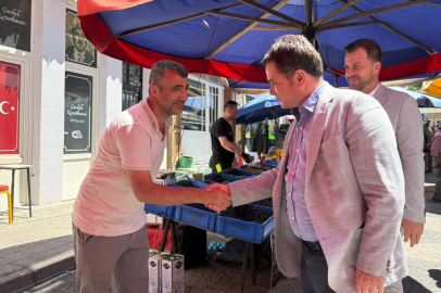 Bursa Erkan Aydın, Muradiye Pazarı’nda esnaf ve vatandaşla buluştu