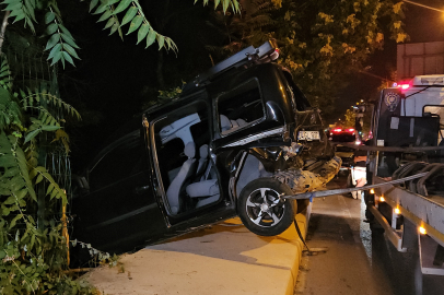 İstanbul Sarıyer'de makas atan sürücü 2 araca çarptı: 3 yaralı
