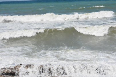 Sakarya'da denize gireceklere uyarı: 5 gün kırmızı bayrak çekilecek