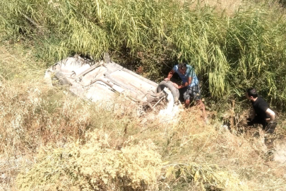 Sivas'ta yoldan çıkan minibüs şarampole uçtu: 6 yaralı