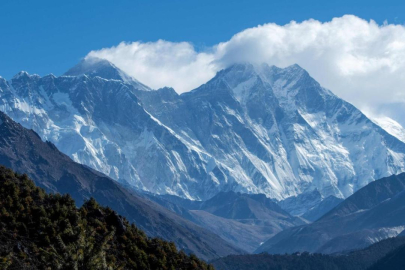 Everest Dağı'nda 10 yıl sonra bir ilk