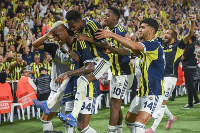 Fenerbahçe Hollanda'da manşetleri yaktı: Feyenoord'un "acı" yenilgisi ülke gündemine oturdu