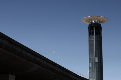 Fransa'da İsrailli uçuş ekibi ile telsiz konuşmasında "Özgür Filistin" diyen görevli işten uzaklaştırıldı