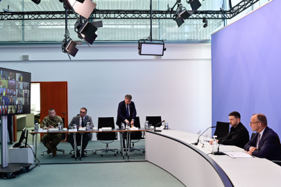 İngiltere, Fransa ve Almanya liderlerinden ateşkesi reddetmesi halinde Rusya'ya yaptırımların artırılması çağrısı