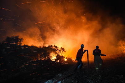 İzmir'deki orman yangınına müdahale sürüyor