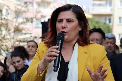 CHP'den istifa edip AK Parti'ye geçen Özlem Çerçioğlu: Alnım ak, başım dik